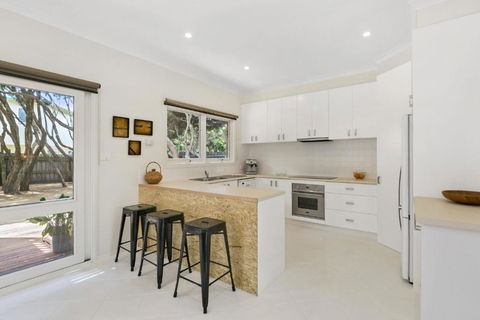 A1 Location By The Sea - Foster Accommodation 2