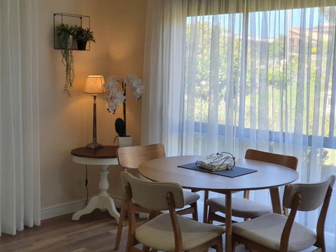 Abalone Guest Accommodation - Foster Accommodation 4