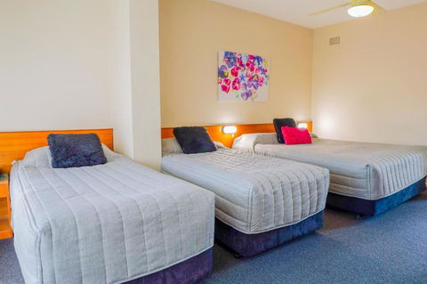 Abbotsleigh Motor Inn - Foster Accommodation 4