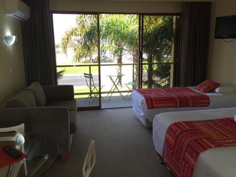 Abel Tasman Waterfront Motel - Foster Accommodation 4