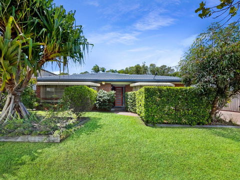 Absolute Beach Front Home -Dogs, Surf, Relax, Bush - Foster Accommodation 4