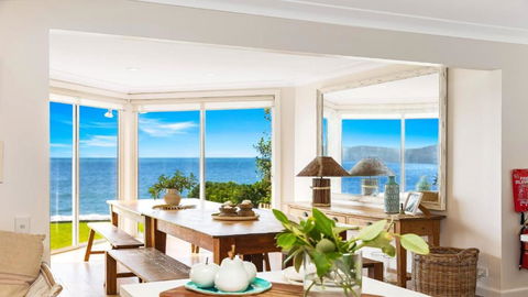 Absolute Beachfront Beauty - Pearl Beach - Foster Accommodation 2