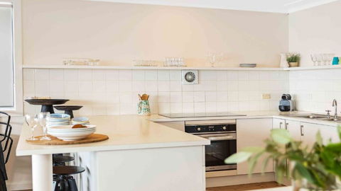 Absolute Beachfront Beauty - Pearl Beach - Foster Accommodation 3