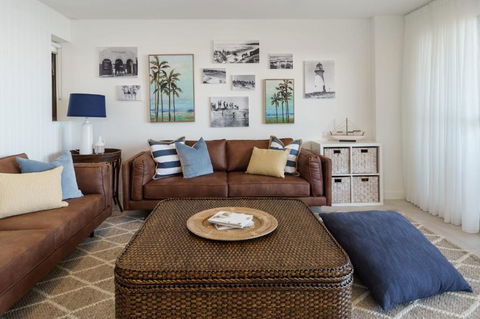 Absolute Beachfront Bliss On Kings Beach - Foster Accommodation 3