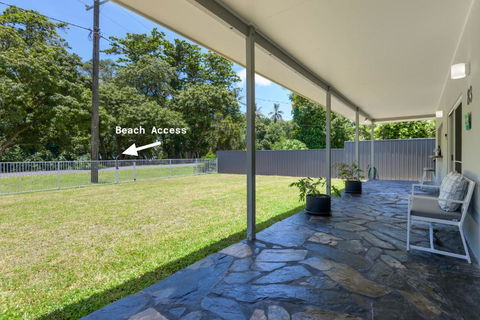 Absolute Beachfront Family Home - Cooya - Foster Accommodation 2