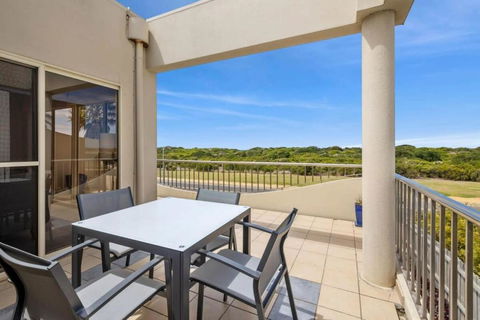 Absolute Beachfront Retreat On The Esplanade - Foster Accommodation 1