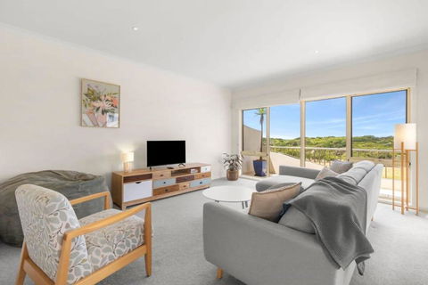 Absolute Beachfront Retreat On The Esplanade - Foster Accommodation 0