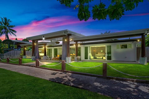 Absolute Beachfront WongaBelle- Pet Friendly - Foster Accommodation 0