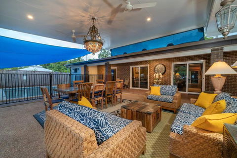 Absolute Beachfront WongaBelle- Pet Friendly - Foster Accommodation 3