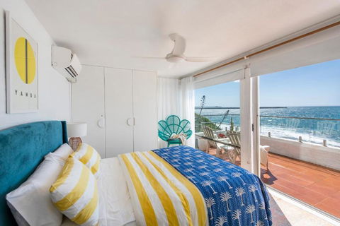 Absolute Oceanfront Yamba - Oceanstays - Foster Accommodation 4