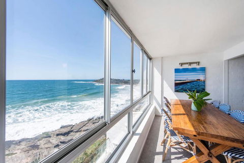 Absolute Oceanfront Yamba - Oceanstays - Foster Accommodation 3