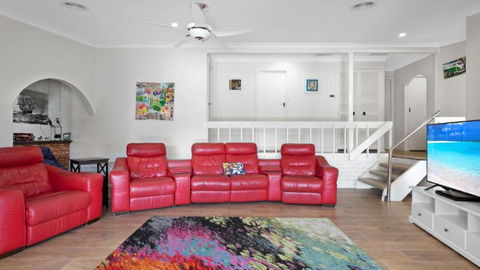 Absolute River Front House - Foster Accommodation 2