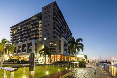 Absolute Waterfront Apartment - Foster Accommodation 0