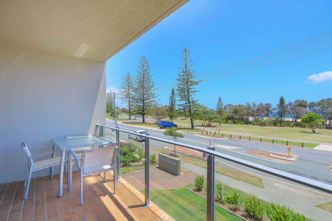 Acacia Holiday Apartment - Foster Accommodation 1