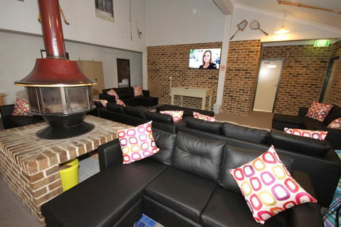 Acacia Snowy Motel - Foster Accommodation 3