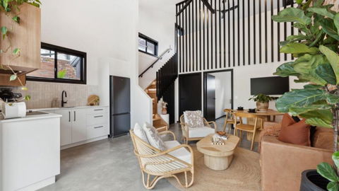 Accessible With Style! Sleeps 4, Pet - Friendly - Foster Accommodation 1
