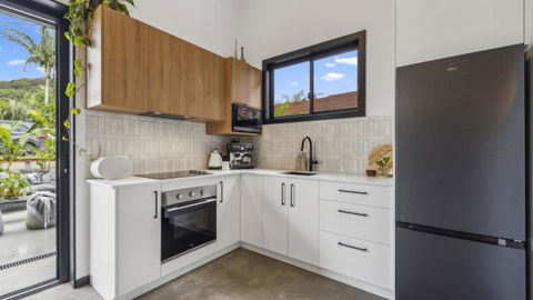 Accessible With Style! Sleeps 4, Pet - Friendly - Foster Accommodation 4