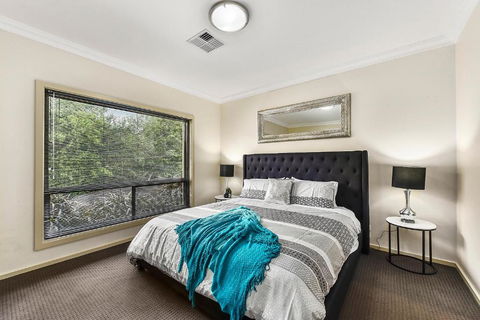 Accommodation On Lansell 1 Being Unit 1 Of 6 Lansell Street - Foster Accommodation 1