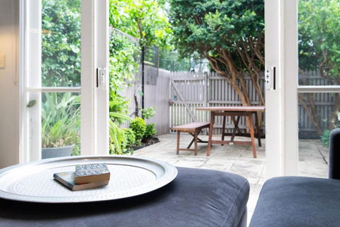 Ace Your Stay - Pool, Gym & Tennis In One Place! - Foster Accommodation 1