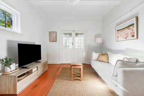 Acland Art Deco - Coastal Chic By St Kilda Beach - Foster Accommodation 0