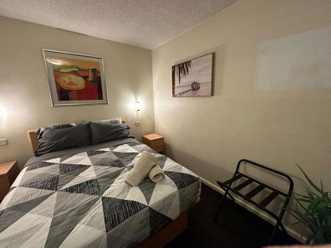 Acland Street Studio Apartment FREE PARKING - Foster Accommodation 1