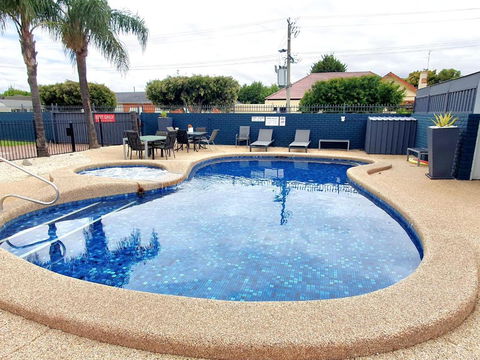 Addison Motor Inn - Foster Accommodation 2