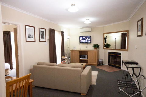 Admiralty Inn - Foster Accommodation 1