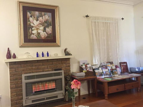Admurraya House Bed & Breakfast - Foster Accommodation 2