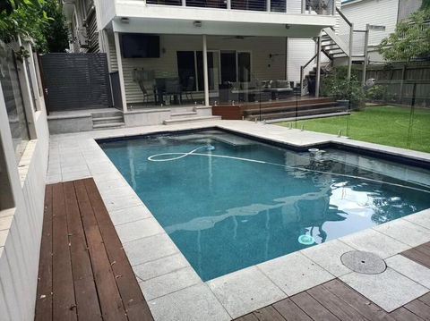 Adorable Private 2 Bedroom Guest Suite + Pool - Foster Accommodation 4