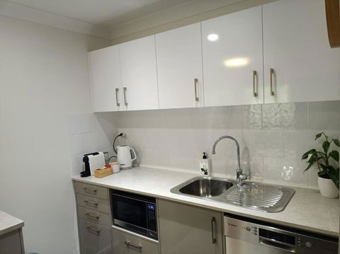 Adorable Private 2 Bedroom Guest Suite + Pool - Foster Accommodation 1