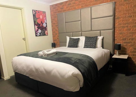 Advance Motel - Foster Accommodation 4