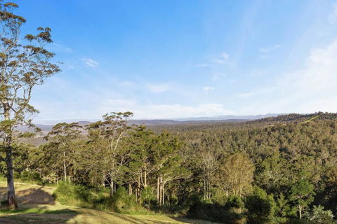 Affinity Luxury Studio With Spa And Amazing Views - Foster Accommodation 2
