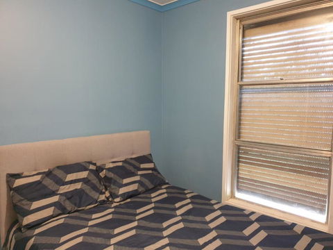 Affordable And Easy Access To Everything - Foster Accommodation 1