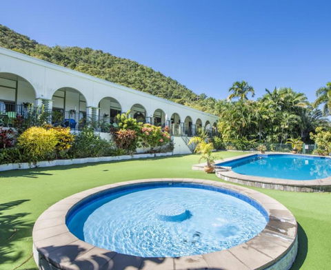 AFFORDABLE ISLAND ESCAPE! Queen Studio, Nelly Bay - Foster Accommodation 0