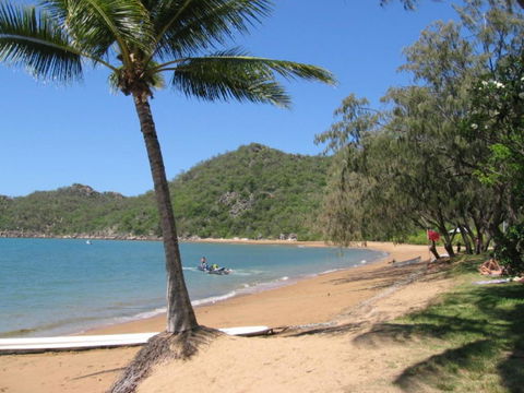 AFFORDABLE ISLAND ESCAPE! Queen Studio, Nelly Bay - Foster Accommodation 4