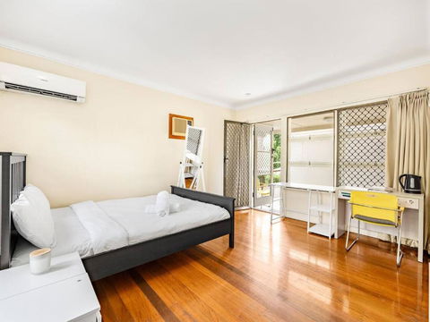 Affordable Studio Steps From UQ Shops And Transit - Foster Accommodation 1