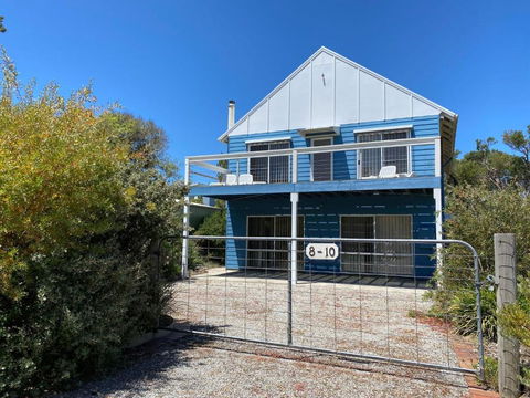 After Dune Delight - Foster Accommodation 1