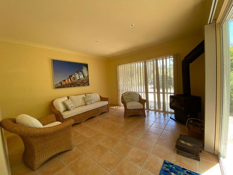 After Dune Delight - Foster Accommodation 4
