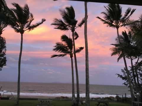 ABSOLUTE BEACH FRONT MACKAY - Blue Pacific - Foster Accommodation 4