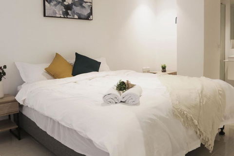 Absolute Collins Apartments - Foster Accommodation 1