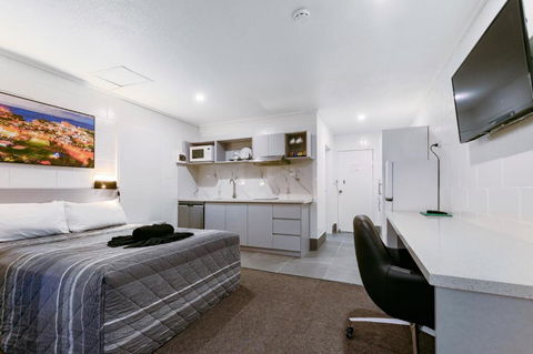 Aaron Motel - Foster Accommodation 0