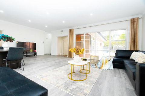 Adelaide Escape And Business-3Bath Full Kitchen Fast Wifi 3TV-for Large Families And Group - Foster Accommodation 0