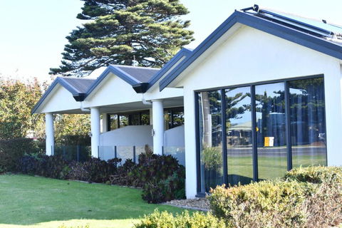 A1 Motels And Apartments Port Fairy - Foster Accommodation 4