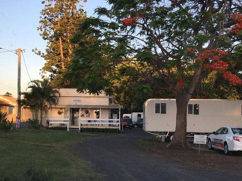 AAOK Riverdale Caravan Park - Foster Accommodation 1