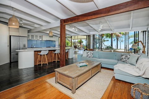 Absolute Beachfront House With Private Pool - Foster Accommodation 1