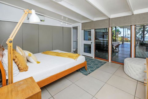 Absolute Beachfront House With Private Pool - Foster Accommodation 4