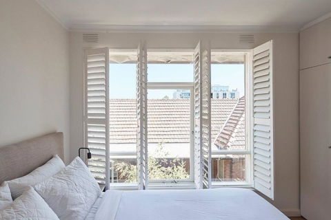 A Touch Of Tuscan Charm Off Toorak Road - Foster Accommodation 1