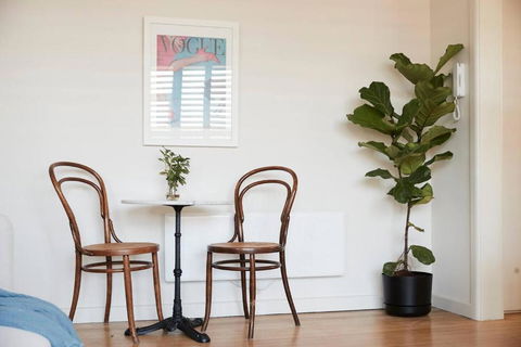 A Touch Of Tuscan Charm Off Toorak Road - Foster Accommodation 2