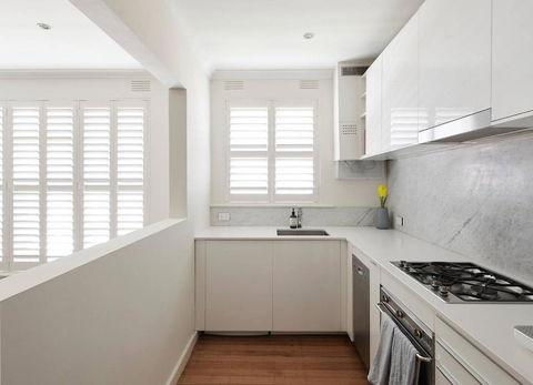 A Touch Of Tuscan Charm Off Toorak Road - Foster Accommodation 4