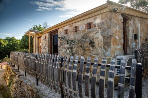 A Romantic Uraidla Studio - Foster Accommodation 0